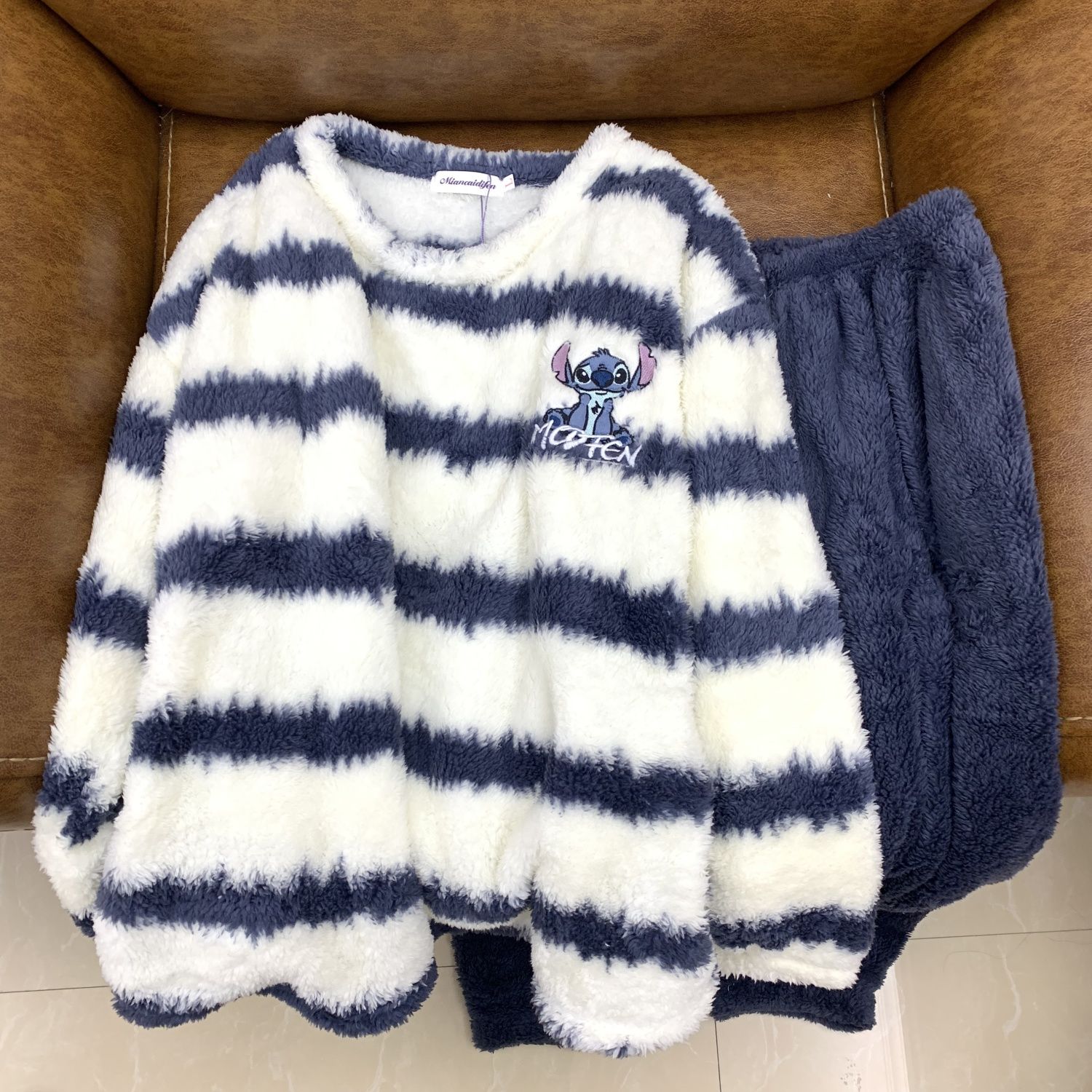 Ensemble de pyjama rayé mignon - Winter Clothing Girls avis et prix