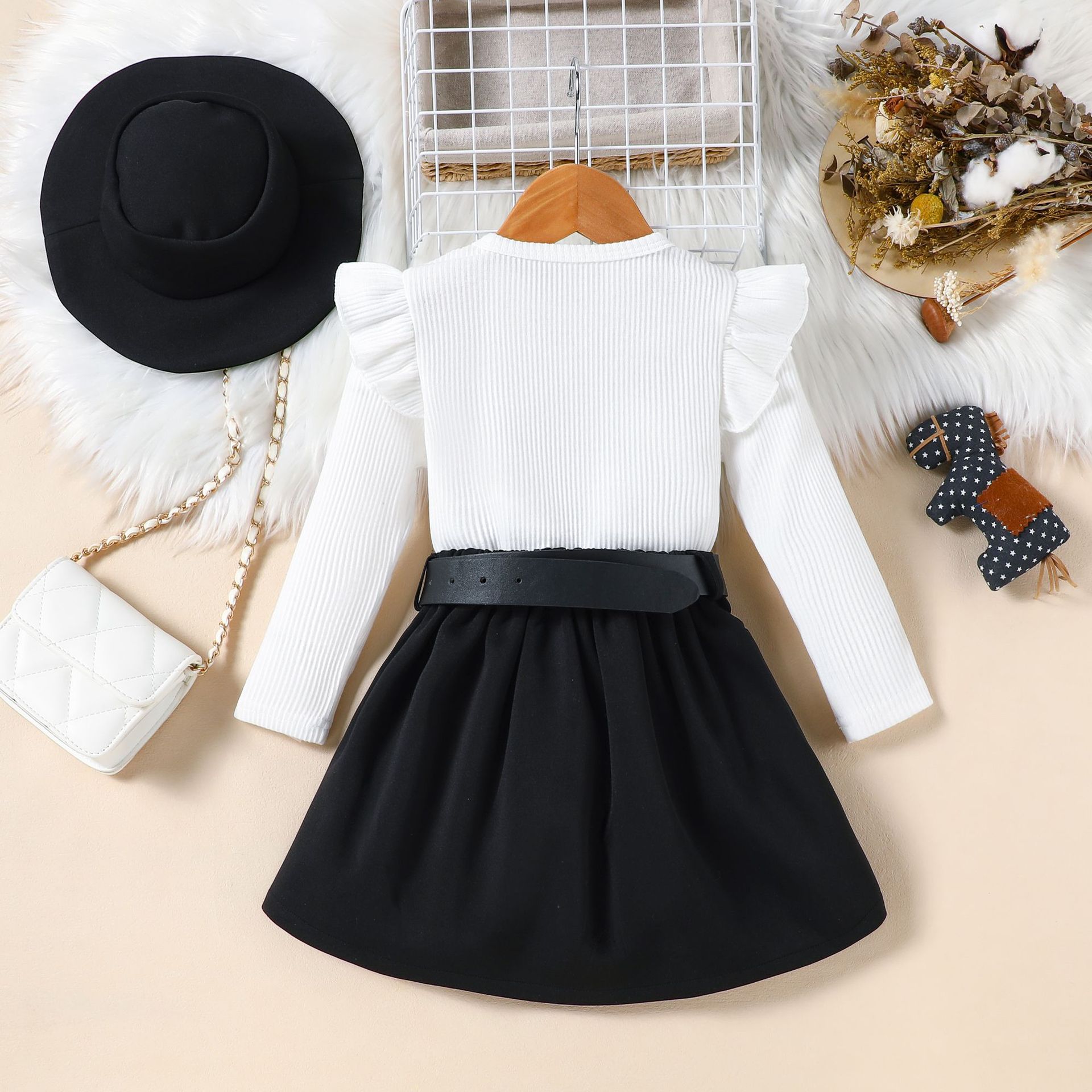 Tenues d'automne et d'hiver po - Winter Clothing Activity avis et prix