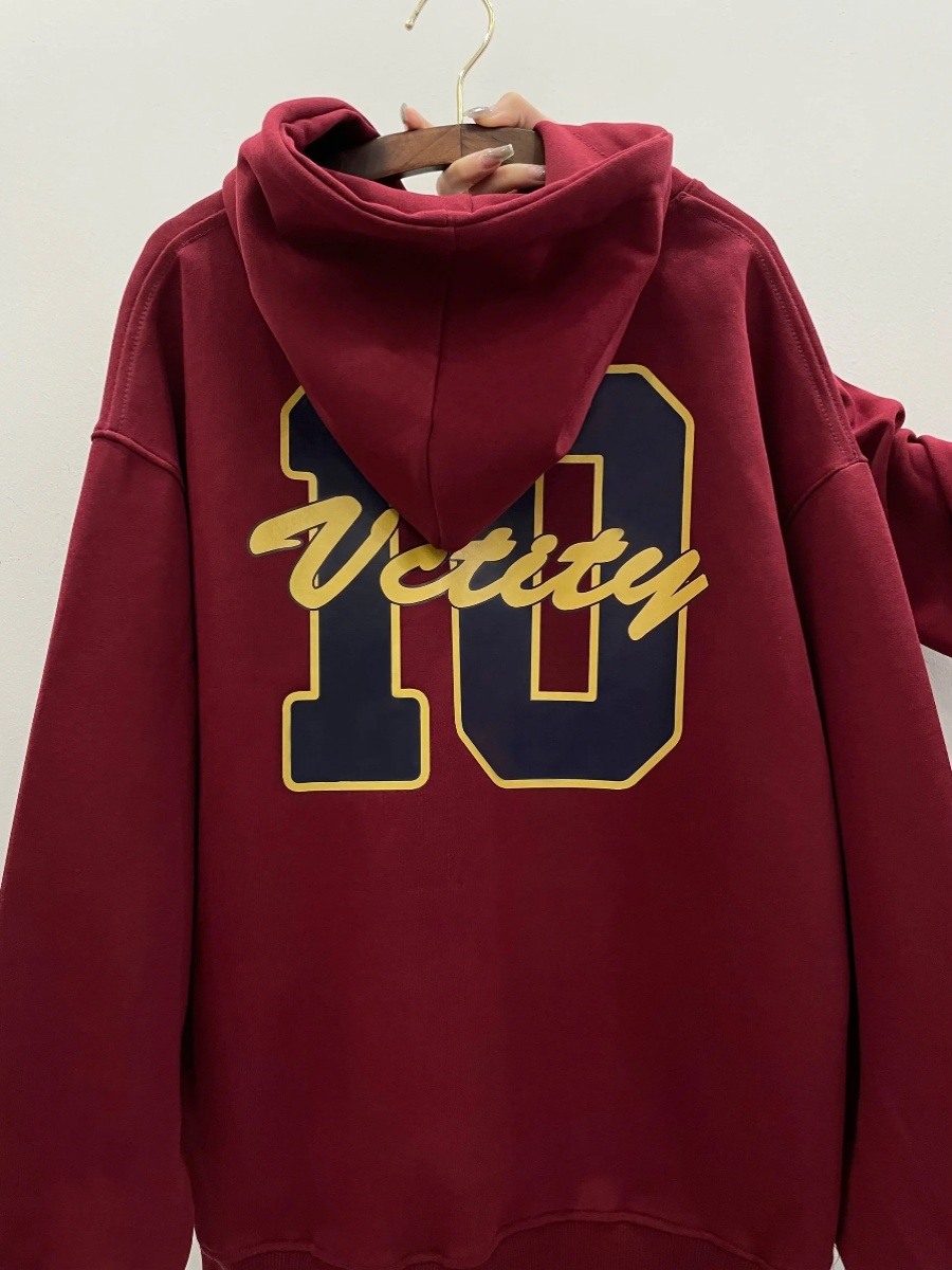 Sweat-shirt à capuche rétro st - Winter Clothing Outlet avis et prix